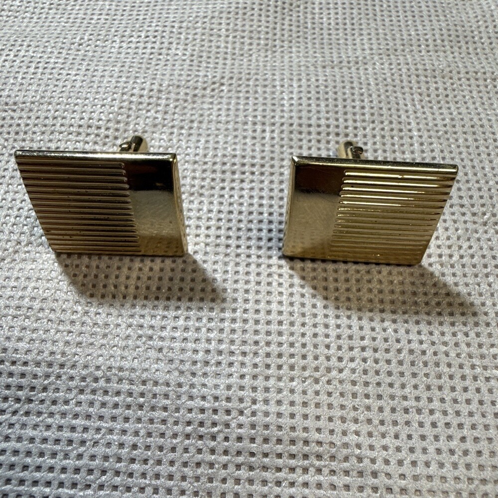 Vintage Swank Gold-Tone Rectangular Ribbed Cufflinks · 1960s